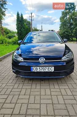 Універсал Volkswagen Golf 2017 в Прилуках