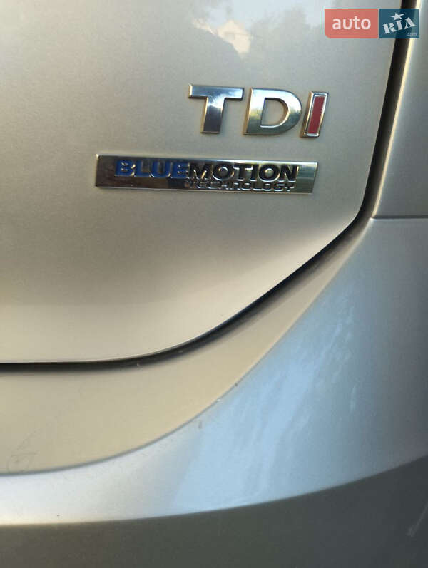 Універсал Volkswagen Golf 2013 в Золочеві