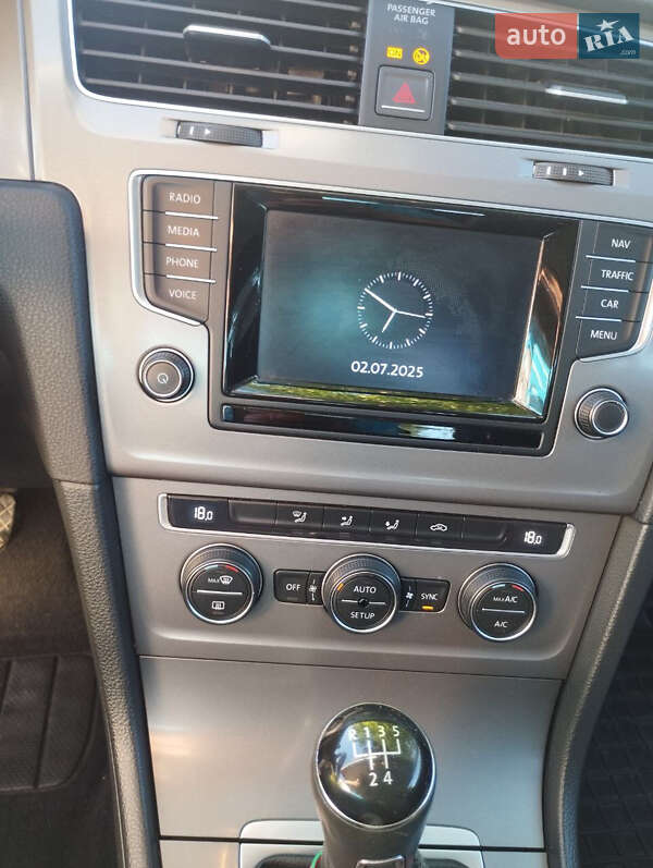 Універсал Volkswagen Golf 2013 в Золочеві