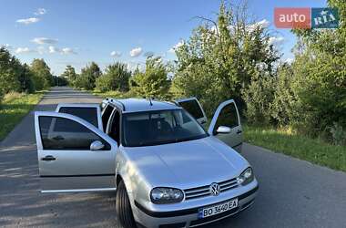 Універсал Volkswagen Golf 2000 в Рівному