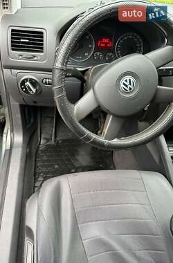 Хетчбек Volkswagen Golf 2004 в Сумах