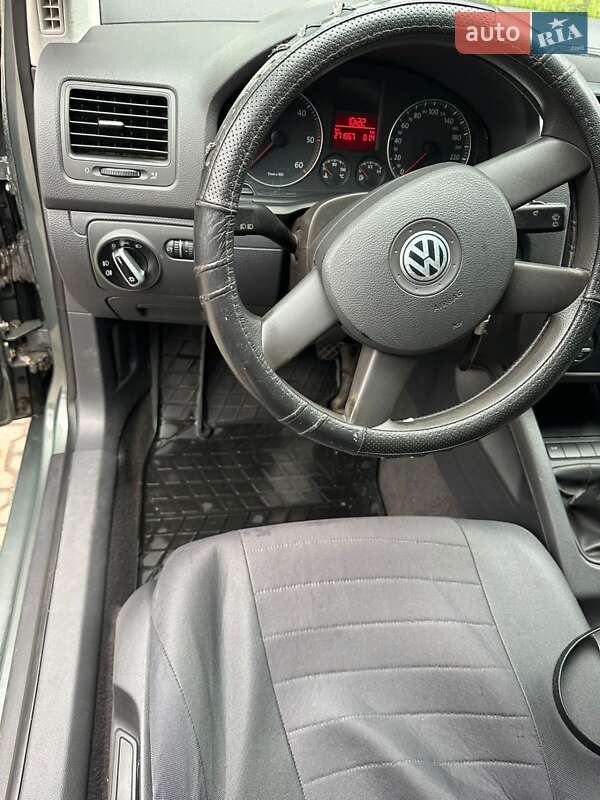 Volkswagen Golf 2004