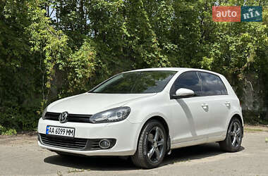 Хэтчбек Volkswagen Golf 2011 в Киеве