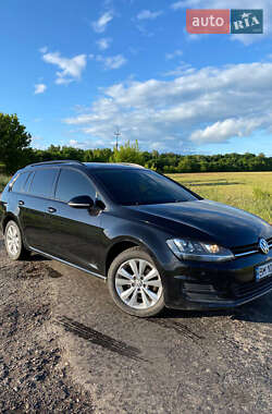 Универсал Volkswagen Golf 2016 в Ромнах