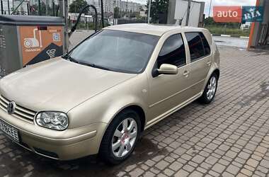 Хетчбек Volkswagen Golf 2003 в Сумах