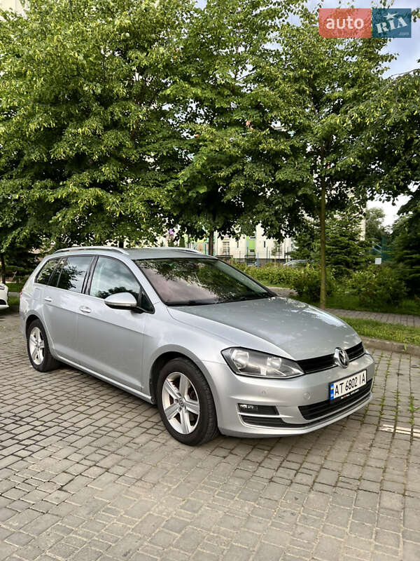 Універсал Volkswagen Golf 2015 в Івано-Франківську