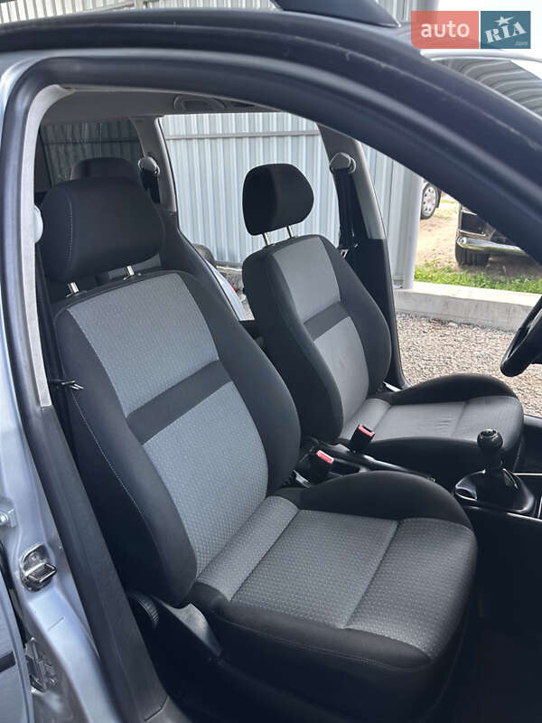 Універсал Volkswagen Golf 2004 в Заводське