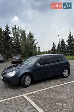 Хэтчбек Volkswagen Golf 2004 в Кривом Роге
