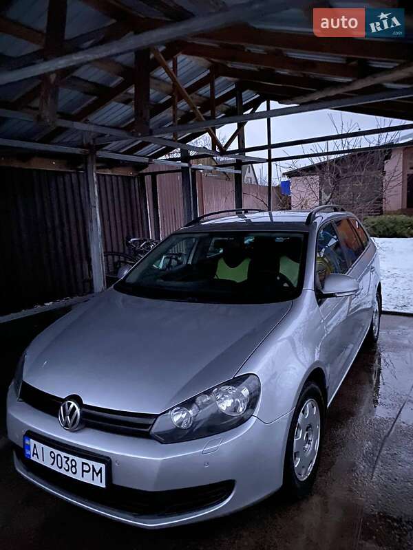 Универсал Volkswagen Golf 2011 в Киеве