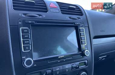 Хетчбек Volkswagen Golf 2006 в 