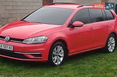 Універсал Volkswagen Golf 2017 в Києві