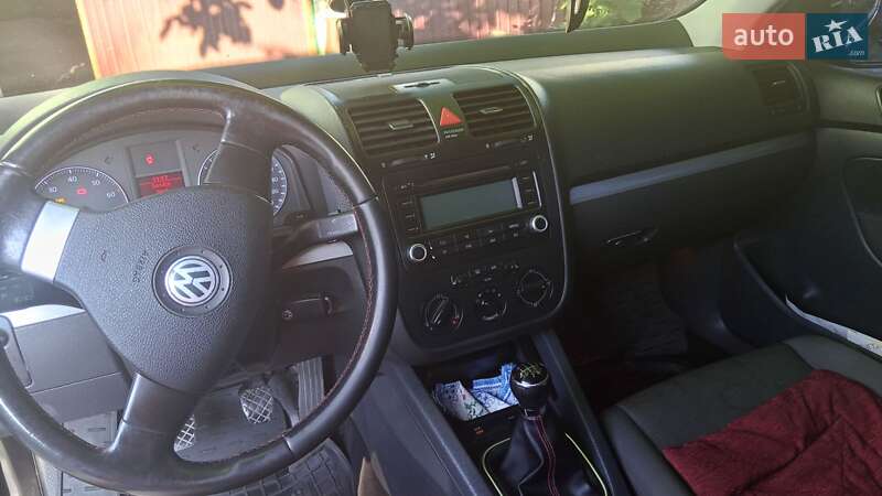 Хэтчбек Volkswagen Golf 2006 в Чечельнике