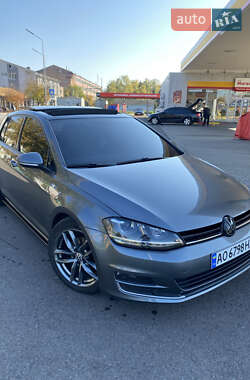 Хетчбек Volkswagen Golf 2016 в Мукачевому