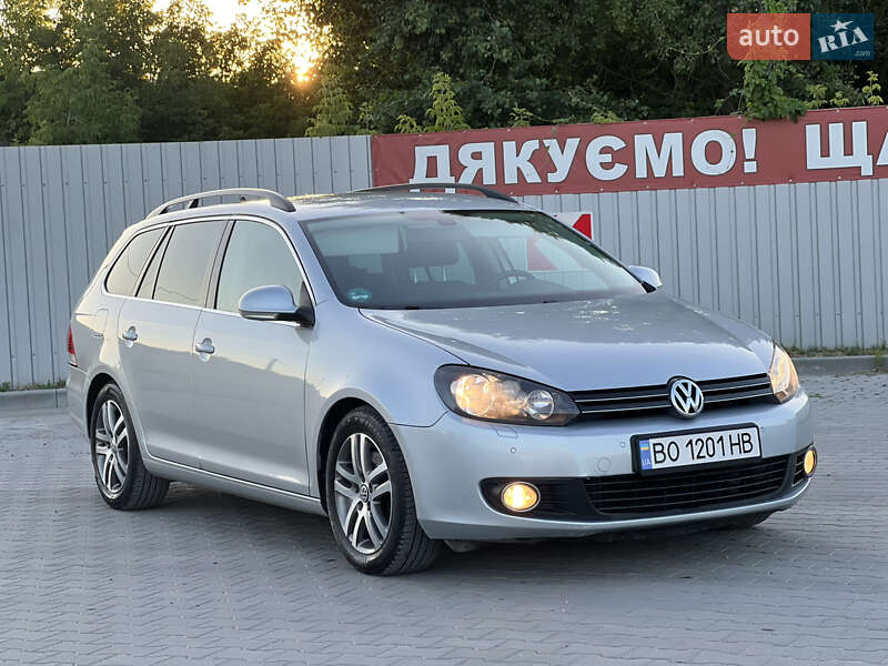 Универсал Volkswagen Golf 2010 в Кременце