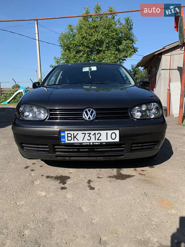 Volkswagen Golf 2002