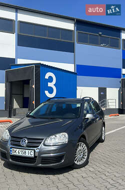Універсал Volkswagen Golf 2009 в Рівному