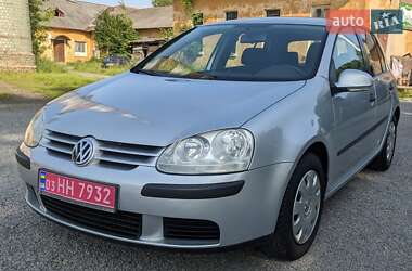 Хетчбек Volkswagen Golf 2004 в Звягелі