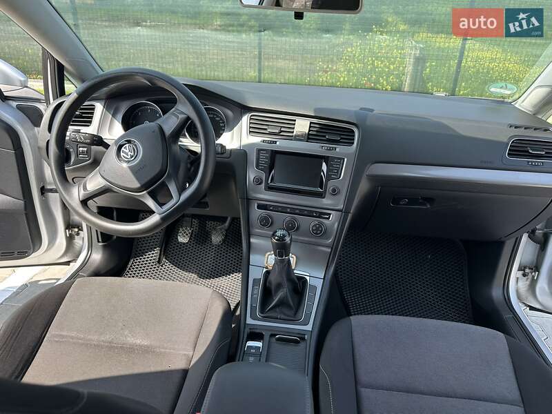Универсал Volkswagen Golf 2014 в Виннице