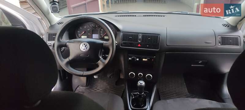 Хетчбек Volkswagen Golf 1999 в Рудки
