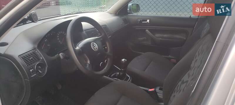 Хетчбек Volkswagen Golf 1999 в Рудки