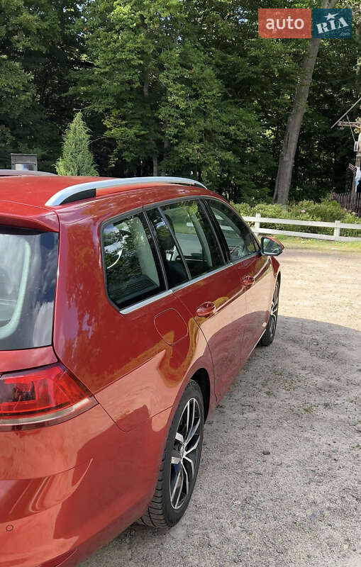 Універсал Volkswagen Golf 2015 в Сарнах