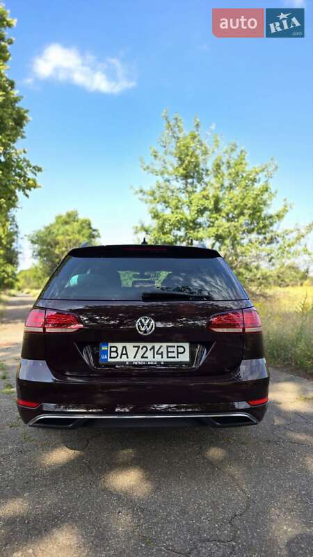 Універсал Volkswagen Golf 2017 в Кропивницькому