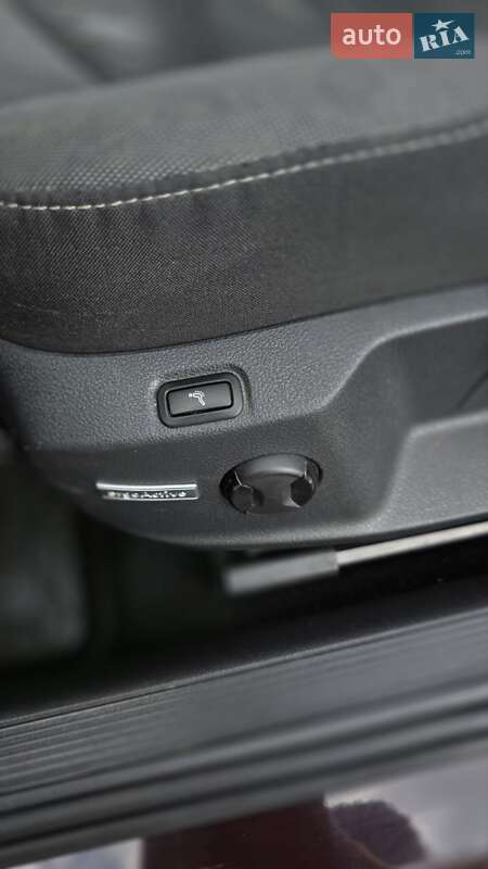 Універсал Volkswagen Golf 2017 в Кропивницькому