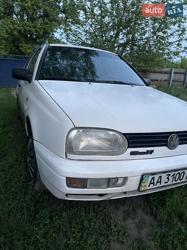 Універсал Volkswagen Golf 1996 в Срібному
