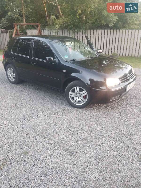 Хетчбек Volkswagen Golf 2003 в Луцьку
