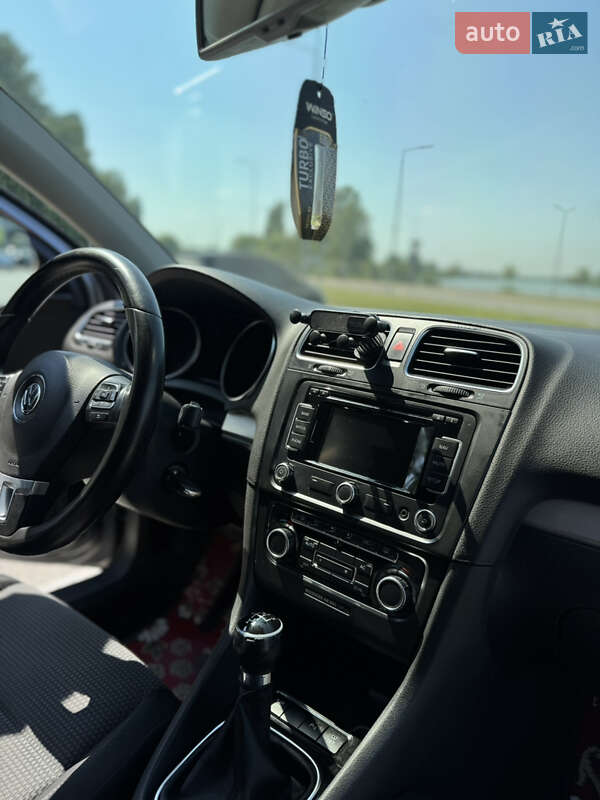Хэтчбек Volkswagen Golf 2009 в Виннице