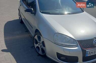 Хэтчбек Volkswagen Golf 2003 в Житомире