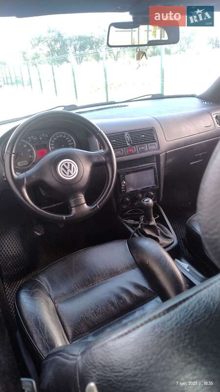 Хетчбек Volkswagen Golf 2002 в Стрию