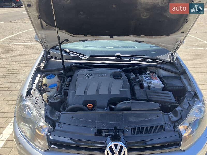 Універсал Volkswagen Golf 2011 в Луцьку