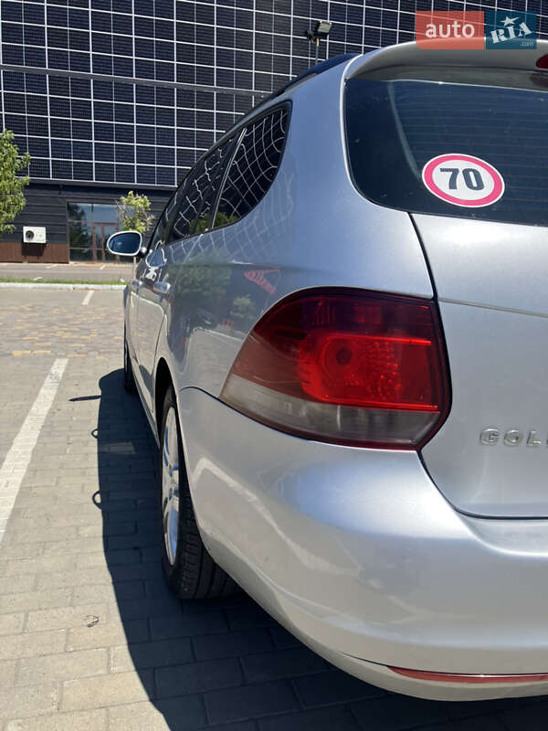 Універсал Volkswagen Golf 2011 в Луцьку