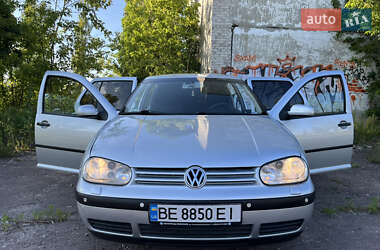 Хэтчбек Volkswagen Golf 2001 в Шостке