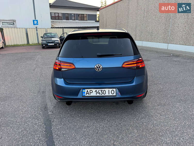 Хетчбек Volkswagen Golf 2015 в Драбіву