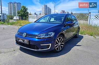 Хэтчбек Volkswagen Golf 2018 в Киеве