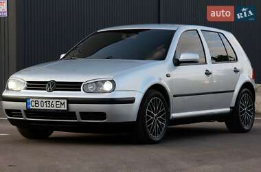 Хэтчбек Volkswagen Golf 2003 в Киеве
