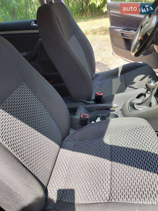 Универсал Volkswagen Golf 2011 в Каменском