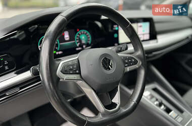 Універсал Volkswagen Golf 2021 в 