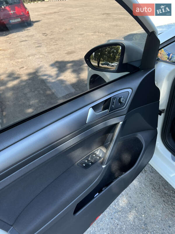 Універсал Volkswagen Golf 2015 в Запоріжжі