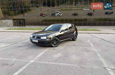 Хэтчбек Volkswagen Golf 2003 в Запорожье