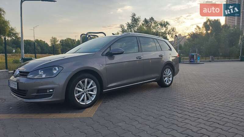 Універсал Volkswagen Golf 2015 в Києві