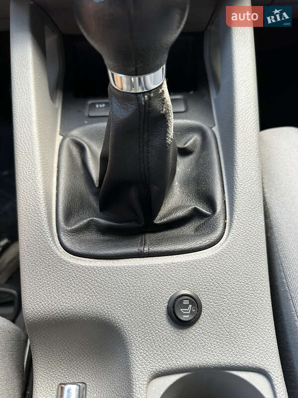 Хэтчбек Volkswagen Golf 2004 в Надворной