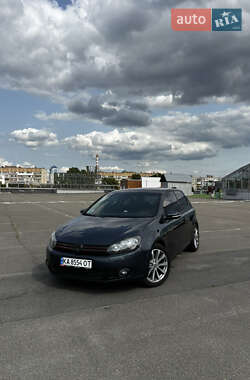 Хэтчбек Volkswagen Golf 2009 в Киеве