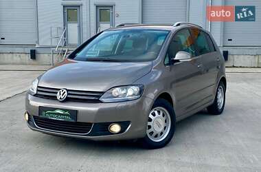 Хэтчбек Volkswagen Golf 2009 в Киеве