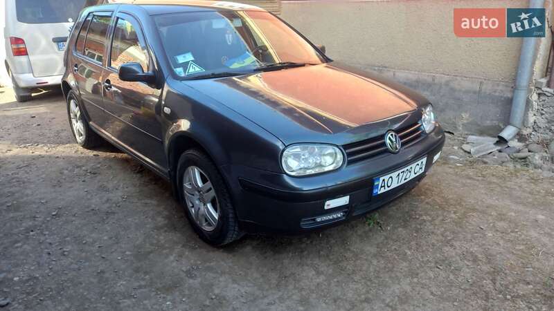 Volkswagen Golf 2000