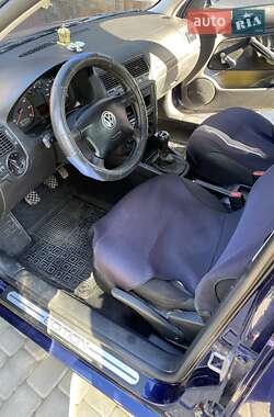 Хэтчбек Volkswagen Golf 2000 в 