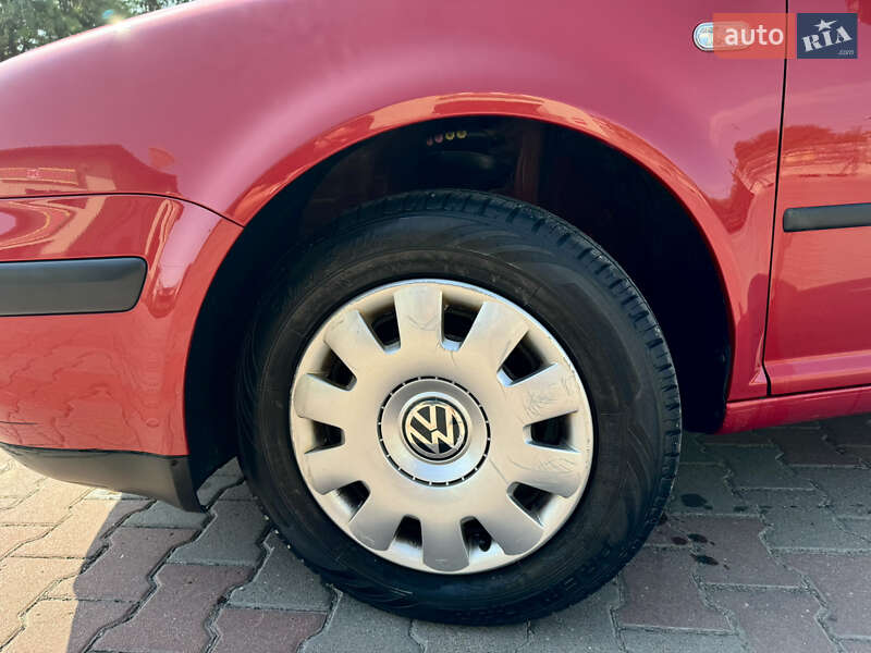 Универсал Volkswagen Golf 2002 в Львове