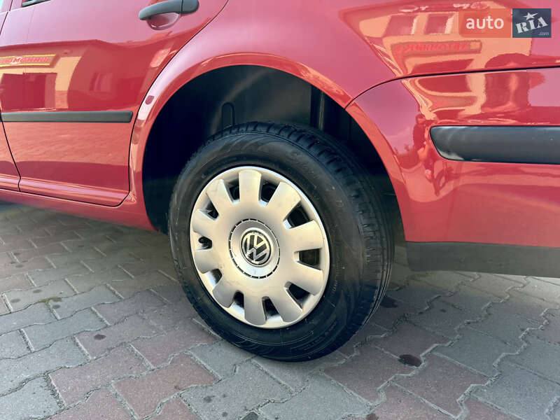 Универсал Volkswagen Golf 2002 в Львове